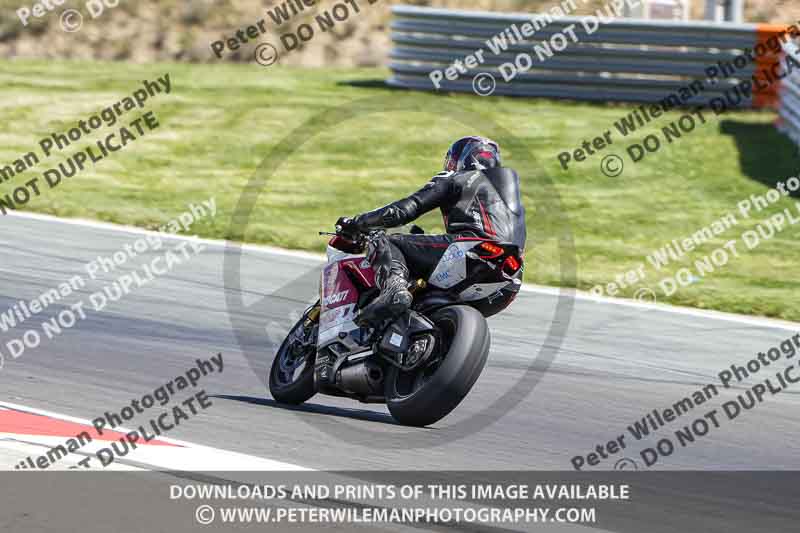 cadwell no limits trackday;cadwell park;cadwell park photographs;cadwell trackday photographs;enduro digital images;event digital images;eventdigitalimages;navarra;no limits trackdays;peter wileman photography;racing digital images;trackday digital images;trackday photos